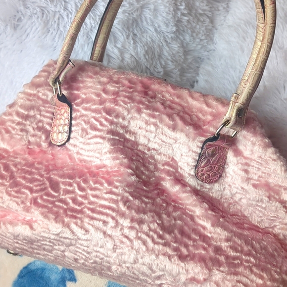 Pink faux fur Raviani satchel purse - Picture 5 of 8
